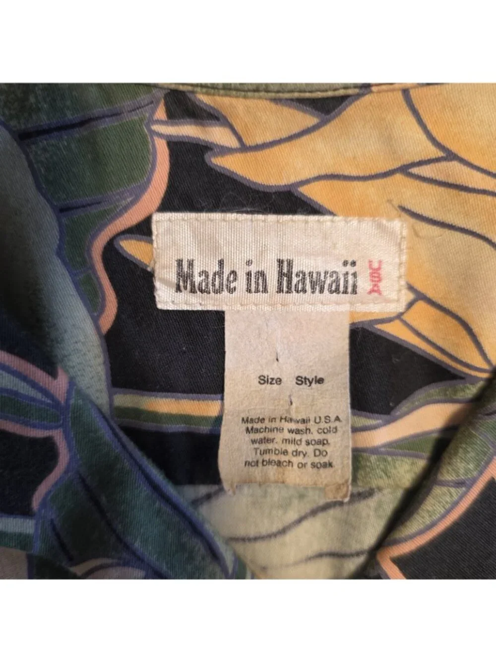 Genuine Hawaiian‎ Shirt Rayon Button Up Made In Hawaii USA Tropical Mens Medium